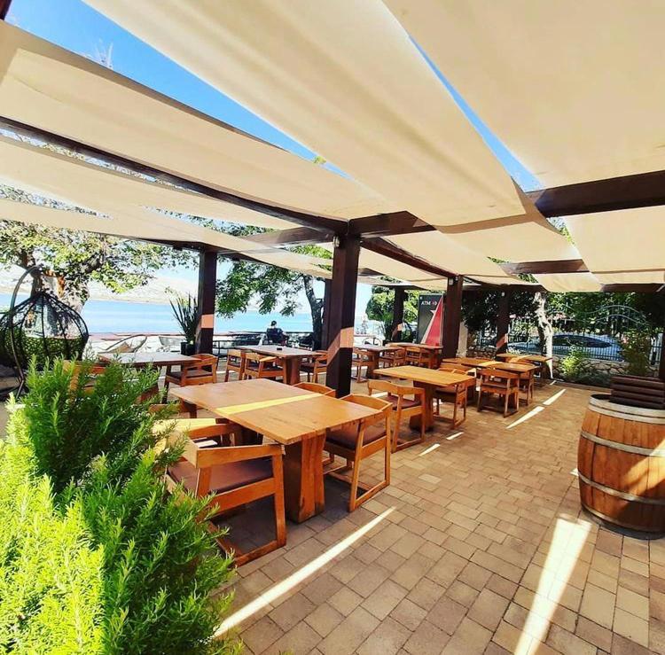 Family Hotel Zane Pag Town Exterior foto